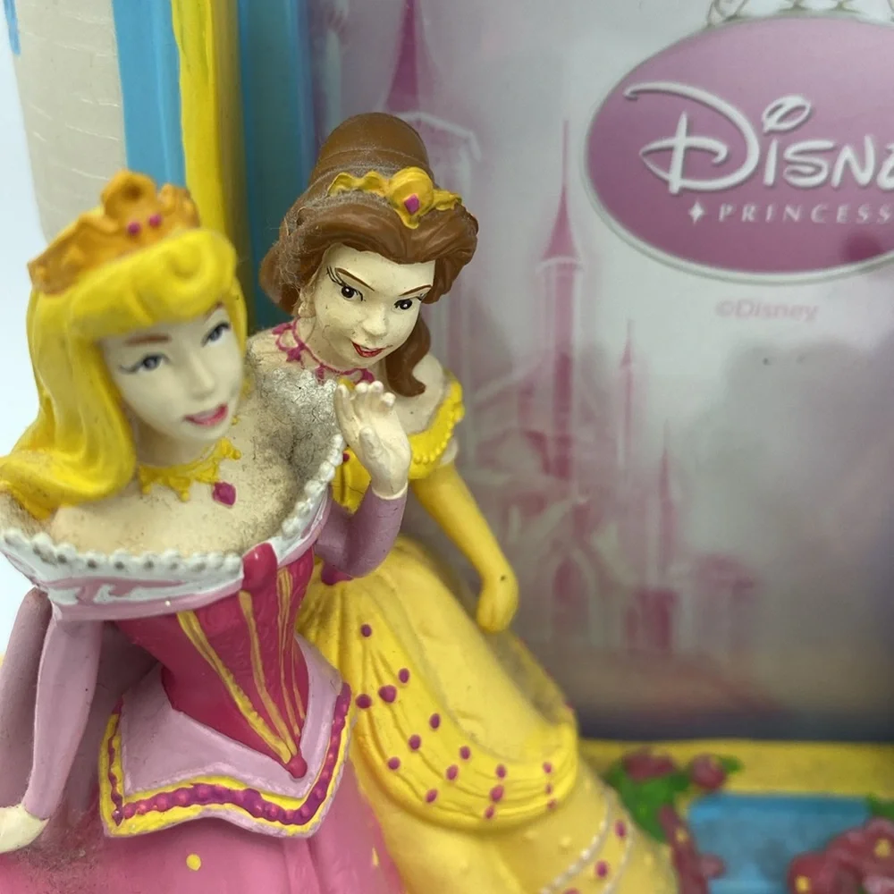 Disney Princess Castle 4x6” picture frame w/ matching figurine READ